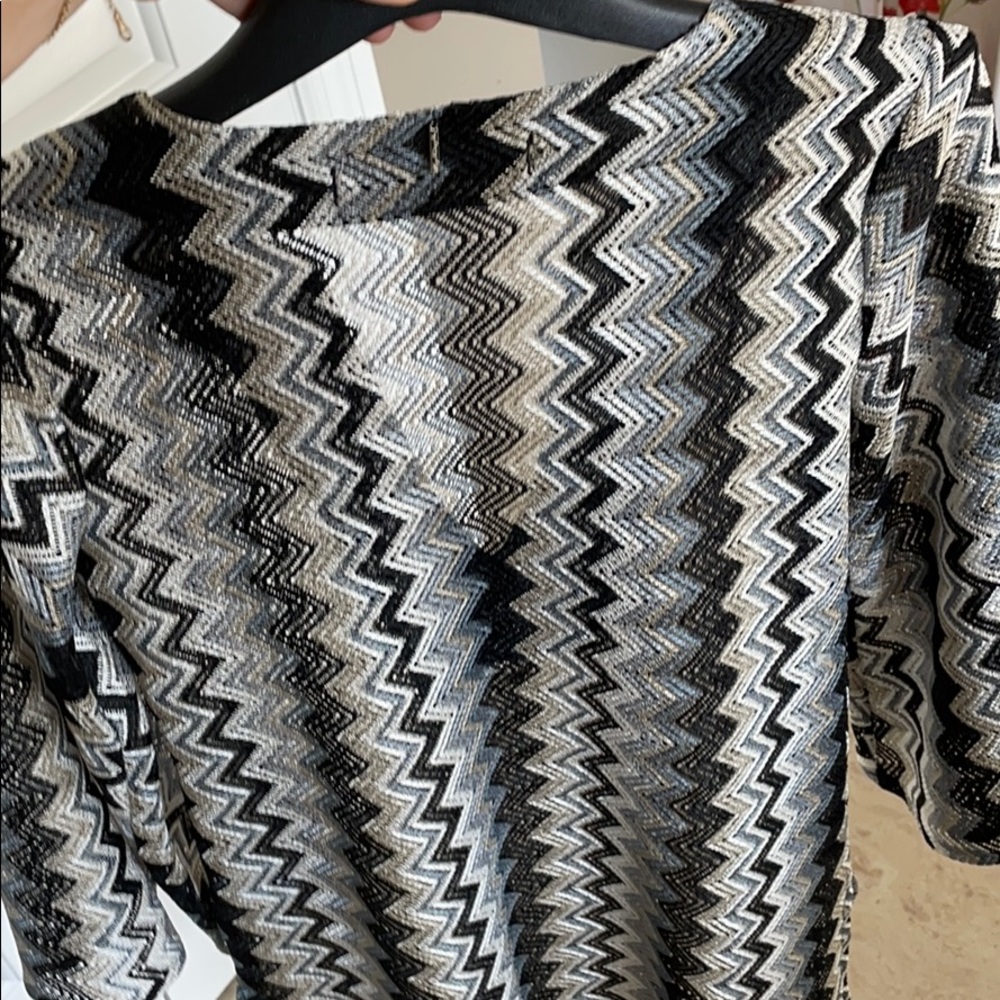 Gorgeous Top! - Picture 8 of 10